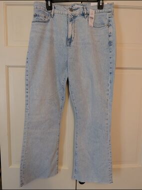 LOFT Light Wash High-Rise Kick Crop Jeans NWT
